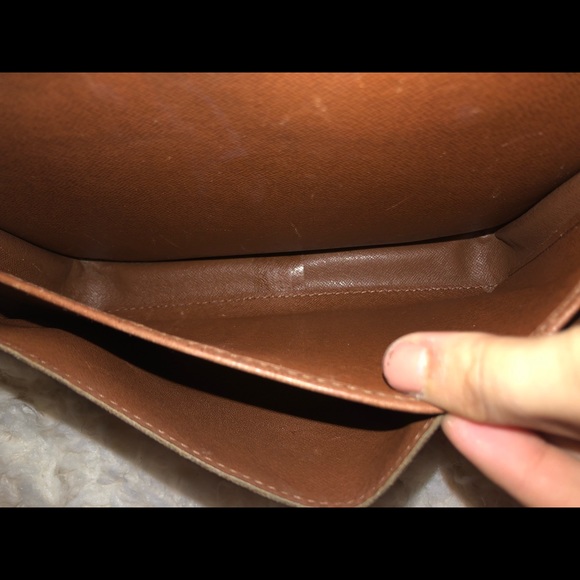 Louis Vuitton crossbody - Picture 6 of 11